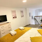 Nomad Urban Duplex
