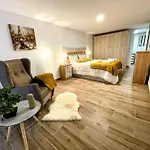 Nomad Urban Duplex